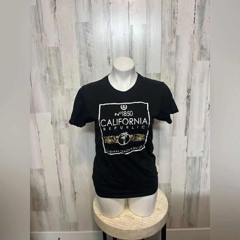 Black tshirt